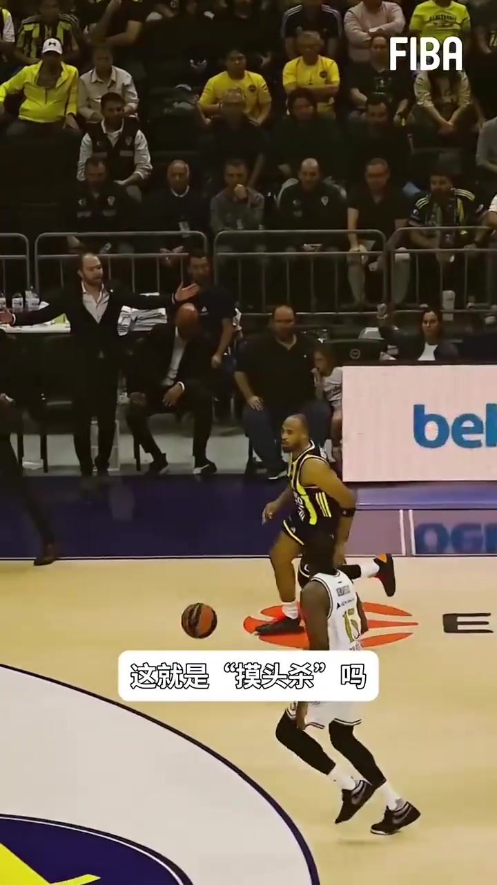 這就是摸頭殺嗎湖人舊將霍頓塔克在歐洲上演摸頭隔扣
