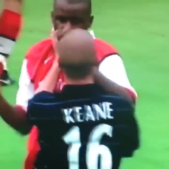 基恩和維埃拉短暫沖突斯塔姆介入頂牛鎖喉回應(yīng)