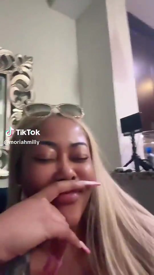 長(zhǎng)得抽象此前錫安丑聞女主嘲笑錫安受傷你永遠(yuǎn)贏不了詹姆斯