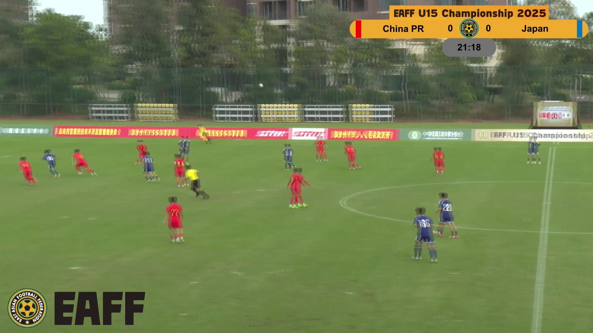 驚險(xiǎn)中柱中國(guó)U15遭日本長(zhǎng)傳沖吊隨后一腳打門(mén)擊中門(mén)框