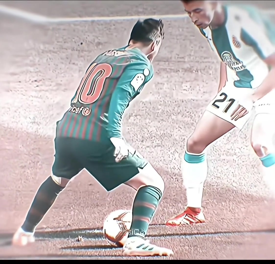 梅西把以靜制動玩到了極致對方出腳的那一刻開始就已經(jīng)輸了