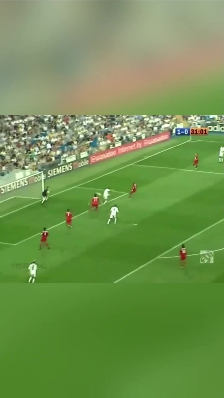 白色傳奇03年勞爾靈氣四溢的帽子戲法每一球都是教科書級別