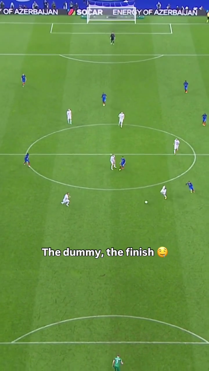 格列茲曼的足球IQ有多高看看這個跑位就知道了